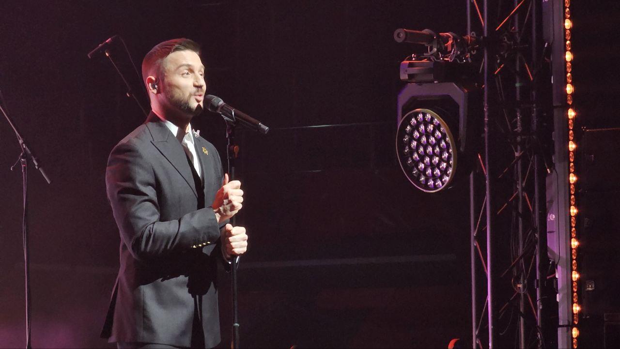 Фото «Ну-ка, все вместе!» с Басковым и Лазаревым: звезды проводят концерт в Новосибирске. ОНЛАЙН 4